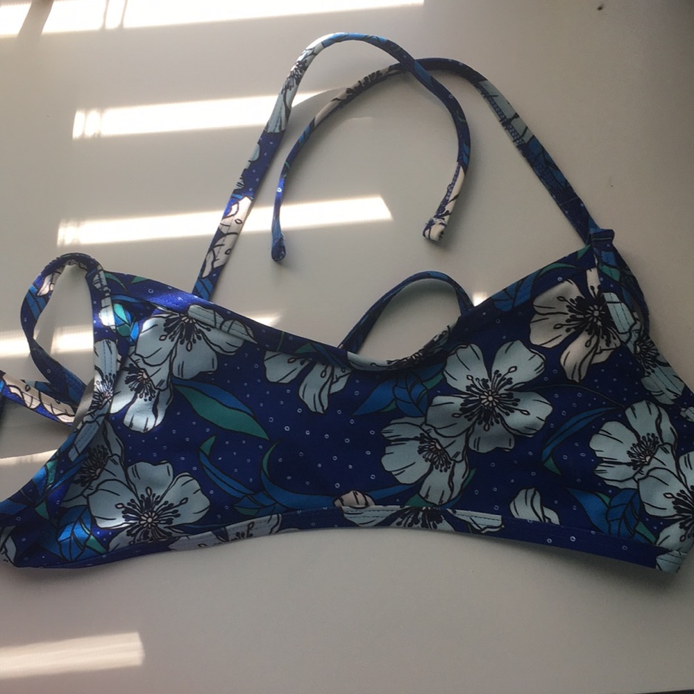 Jolyn Ryan bikini top (tie back)